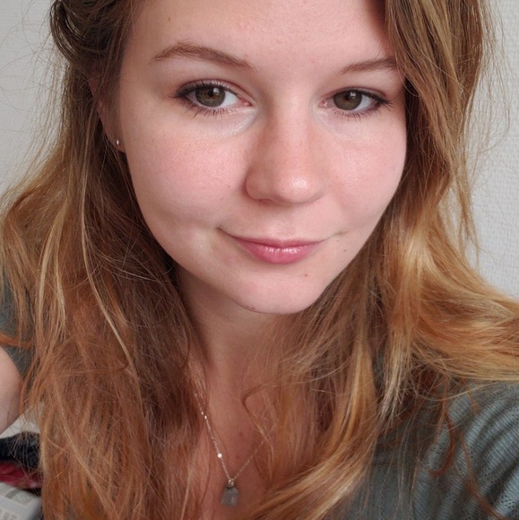 Meet your Posher, Paige - Picture 2 of 2